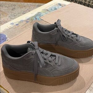 Puma Women’s Gray Shoes Sneakers with Tan Platform Sole Suede Size 7.5